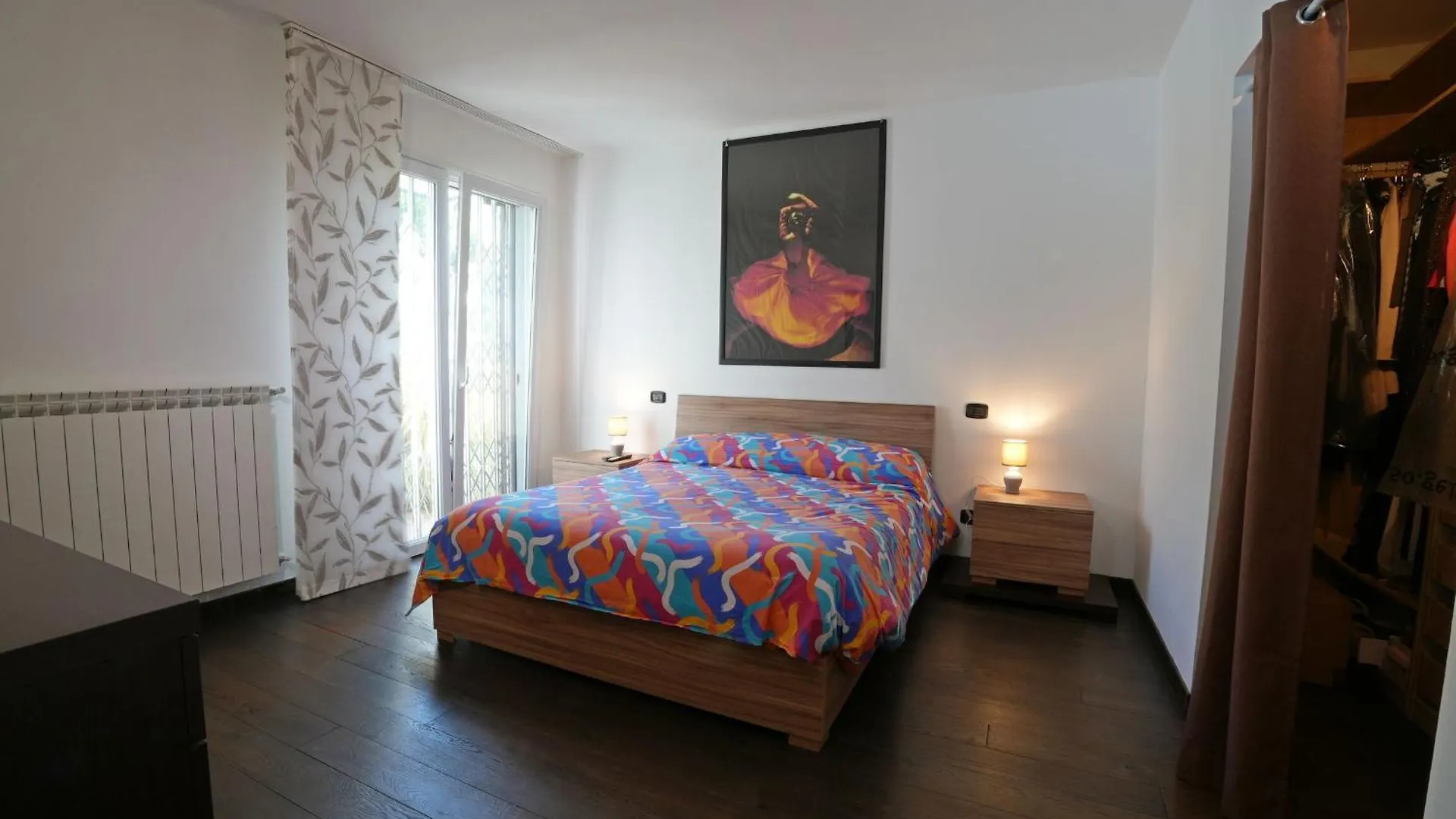 La Sevillana Ameglia 0*,